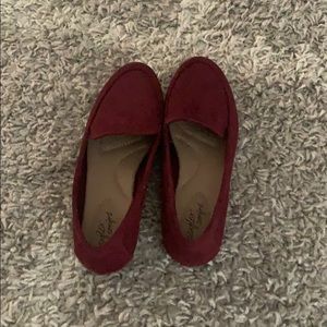 7 1/2 maroon loafers - never worn